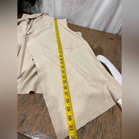 PREMISE beige faux leather sleeveless open front cardigan size S - Picture 4 of 7